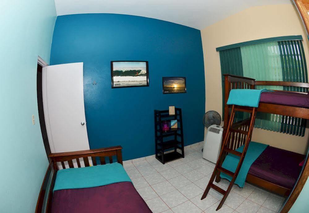 Bed and Breakfast Wssm Surf House Aguadilla Esterno foto